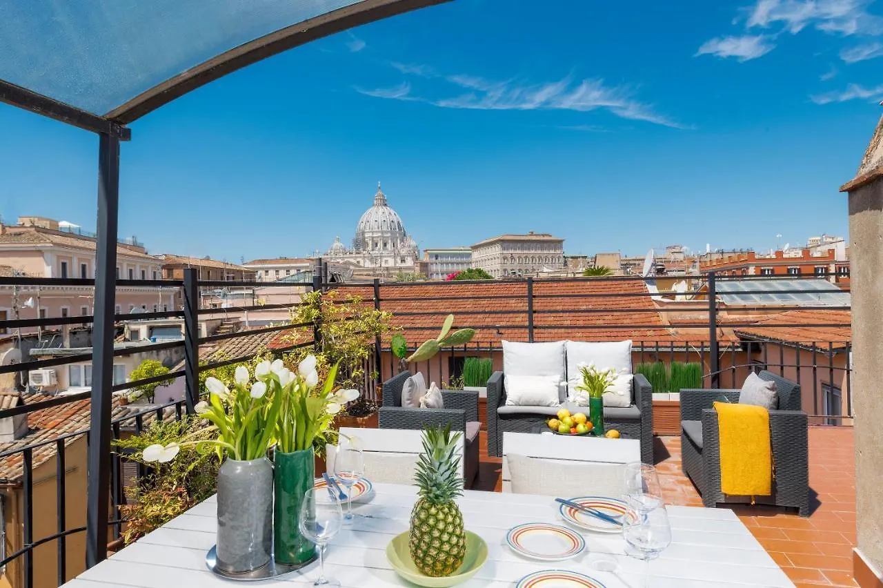 Unique View Over St. Peter'S Dome! 罗马 意大利